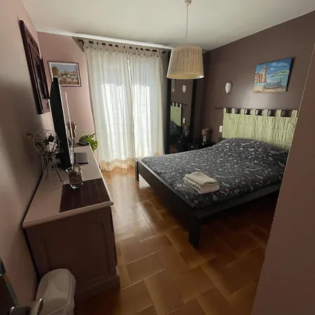 With Pool * Maureillas