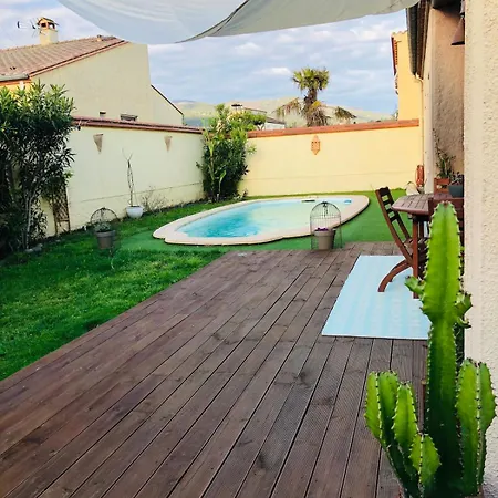 With Pool * Maureillas