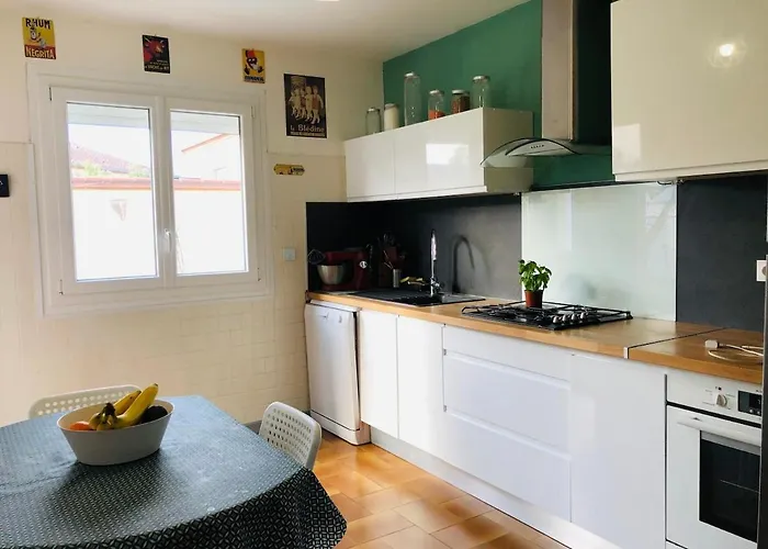 Semesterbostad With Pool Maureillas