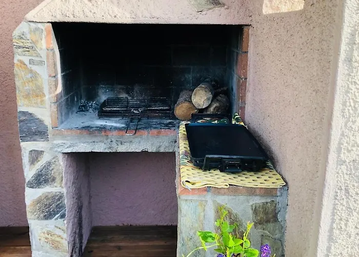 With Pool Semesterbostad *