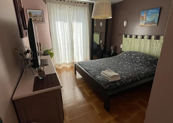 With Pool * Maureillas