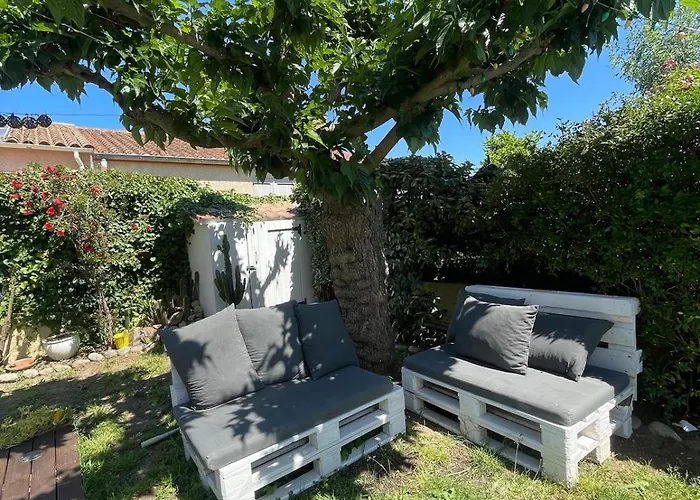 With Pool Maureillas